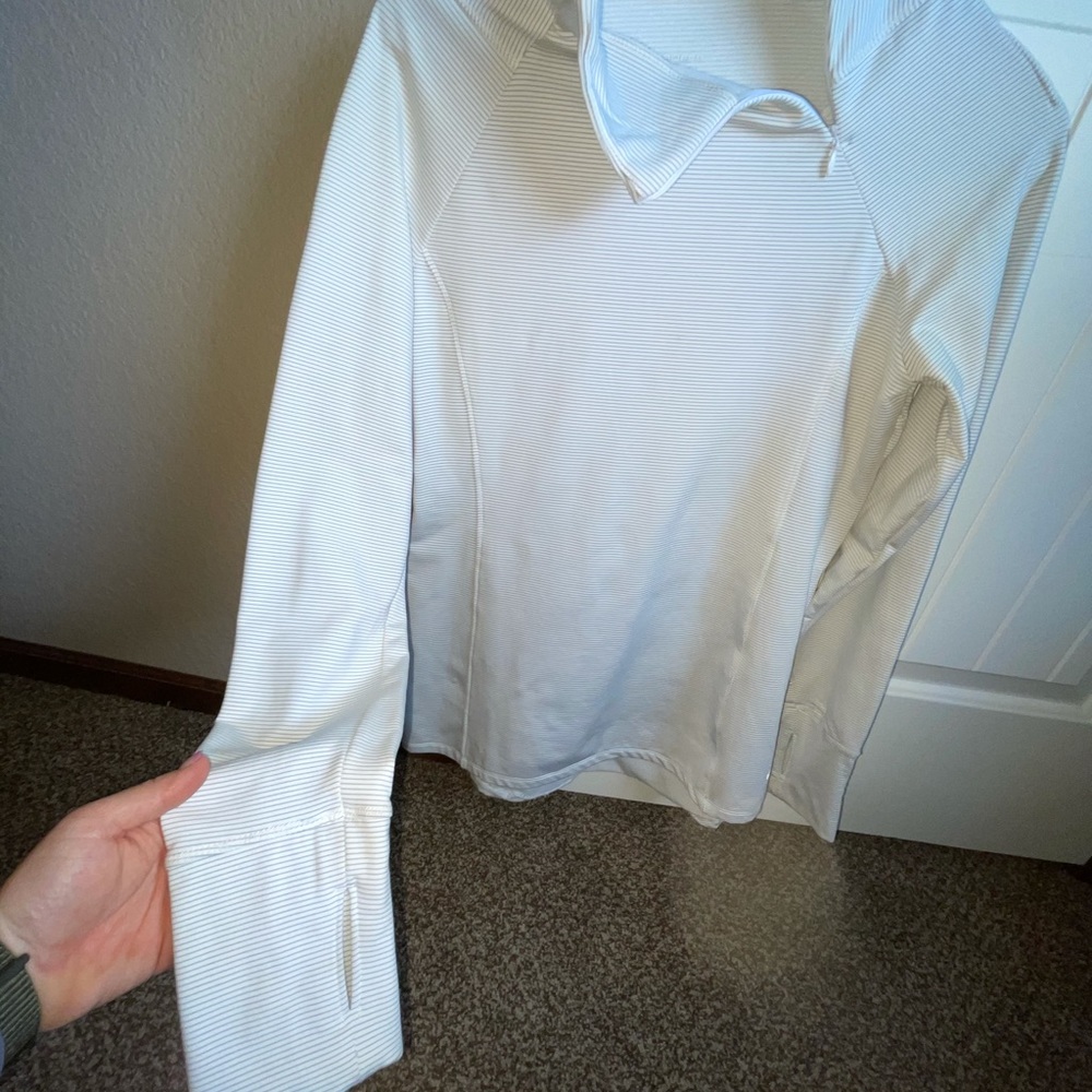 CLOSET CLEAN OUT - Picture 4 of 6